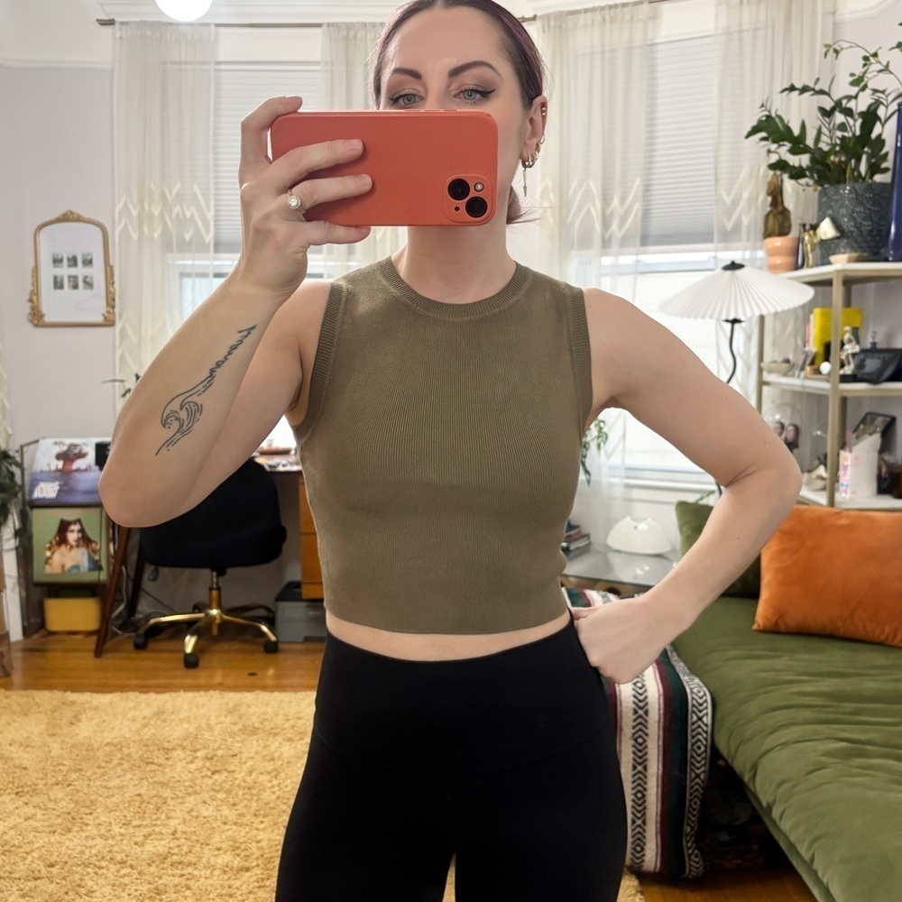 NWOT ZARA Army Green Ribbed High Neck Cropped Sleeveless Tank Top - Sz Small - Picture 3 of 11